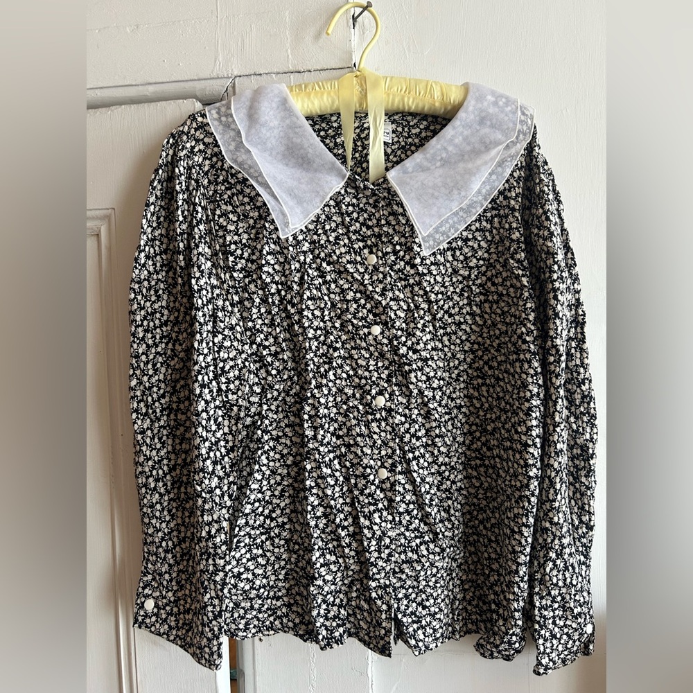 Vintage Oh-So-Demure Blouse with Peter Pan Collar